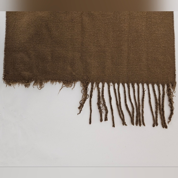 Made in Scotland Cashmere Fringe Scarf in Brown - Picture 10 of 10